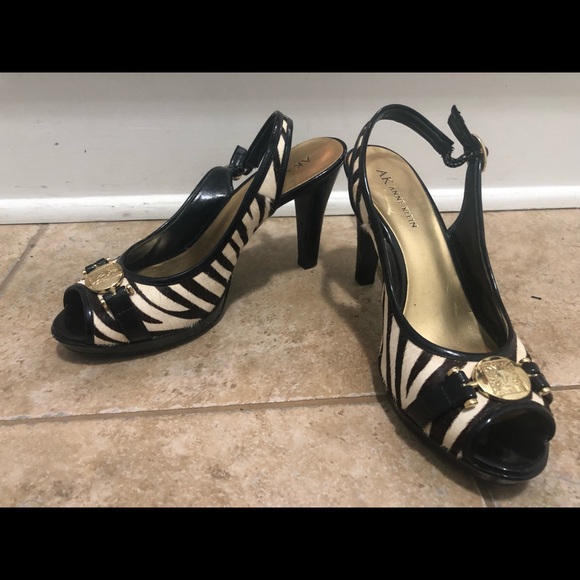 Anne Klein Sandals - size 8 - Picture 1 of 2